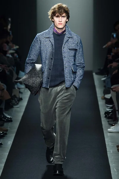 Look 27
